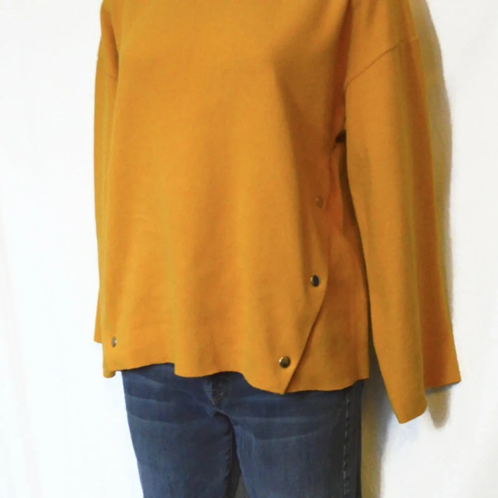Zara Trafaluc Gold Sweater Size Medium - Picture 8 of 9